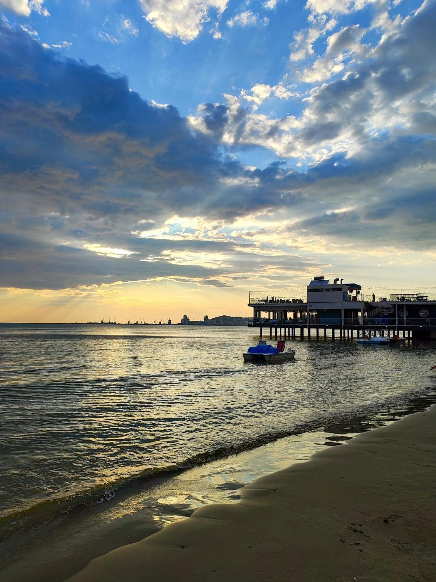 Apartament Calm Blue Sea Durrës Zewnętrze zdjęcie